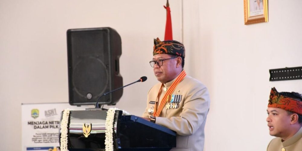 Bupati Eman Suherman